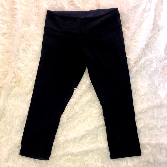 lululemon athletica Pants - Lululemon Wunder Under reversible crop leggings